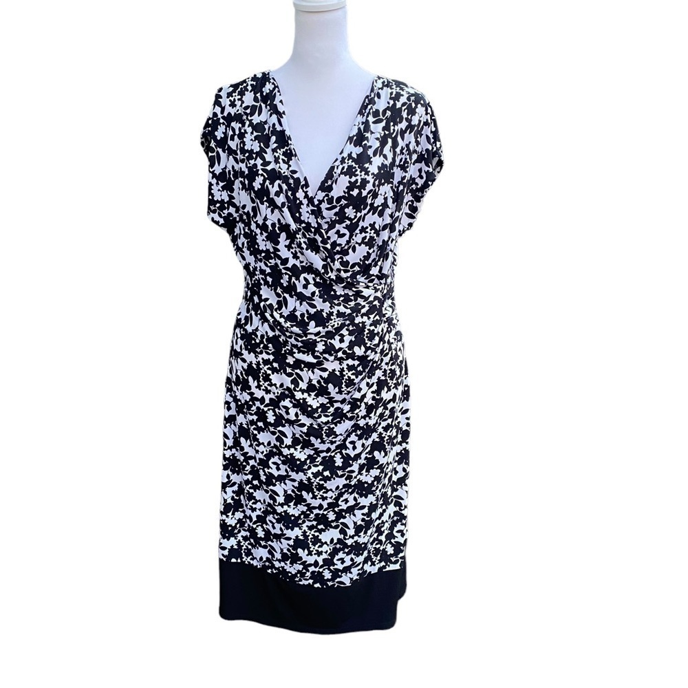 NEW‎ York and company dress size medium. - Picture 4 of 11